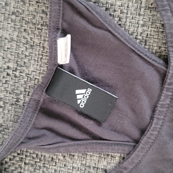 Adidas crop top - Picture 3 of 3